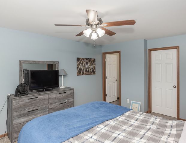 240 E Franklin Street 204, Eldridge, IA 52748