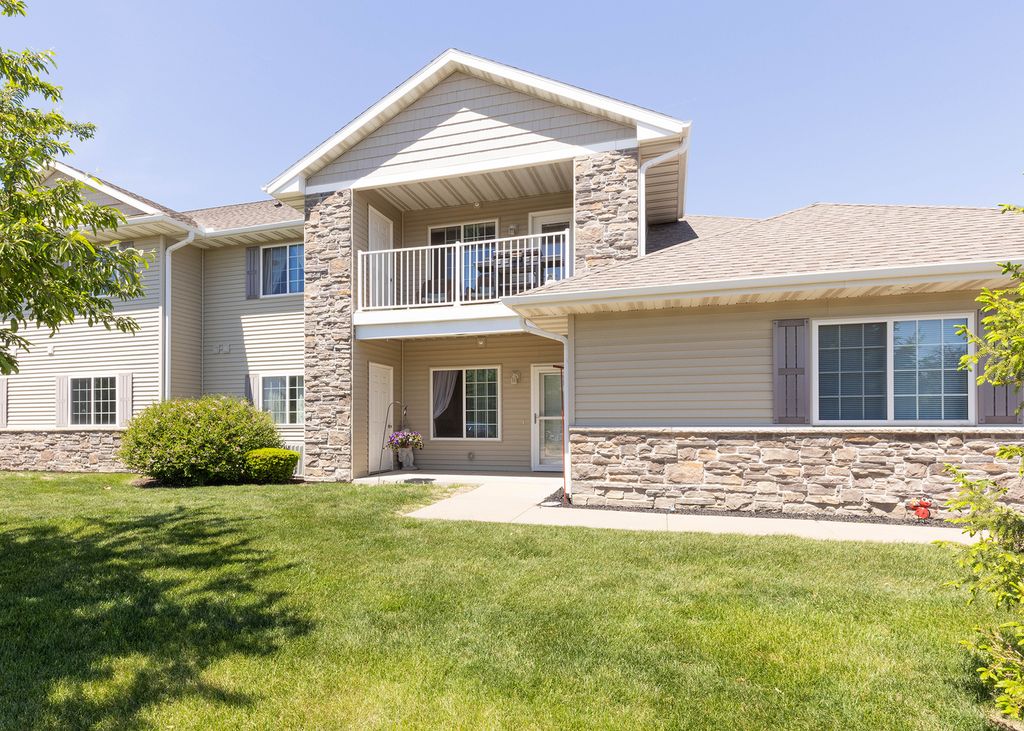 240 E Franklin Street 204, Eldridge, IA 52748