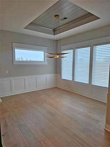 11245 S Sunray Drive, Olathe, KS 66061