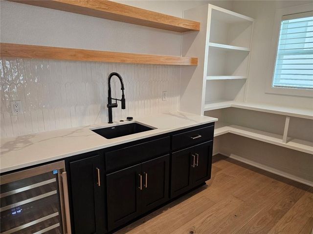 11245 S Sunray Drive, Olathe, KS 66061