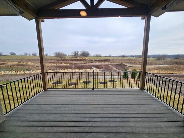 11245 S Sunray Drive, Olathe, KS 66061