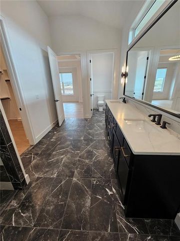 11245 S Sunray Drive, Olathe, KS 66061