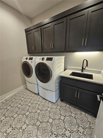 11245 S Sunray Drive, Olathe, KS 66061