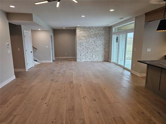 11245 S Sunray Drive, Olathe, KS 66061