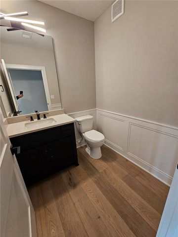 11245 S Sunray Drive, Olathe, KS 66061