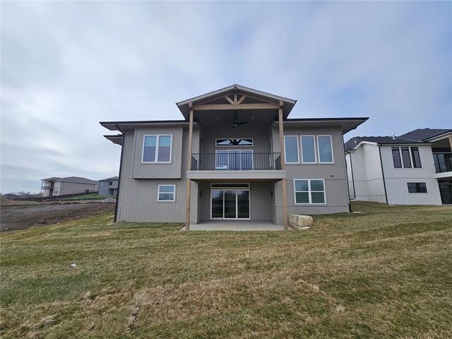 11245 S Sunray Drive, Olathe, KS 66061