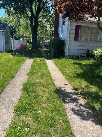 497 Maryann Lane, West Hempstead, NY 11552