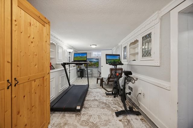 3326 Chowen Avenue N, Robbinsdale, MN 55422