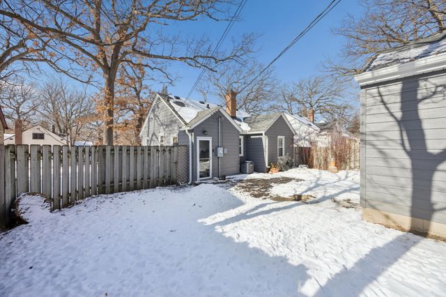 3326 Chowen Avenue N, Robbinsdale, MN 55422