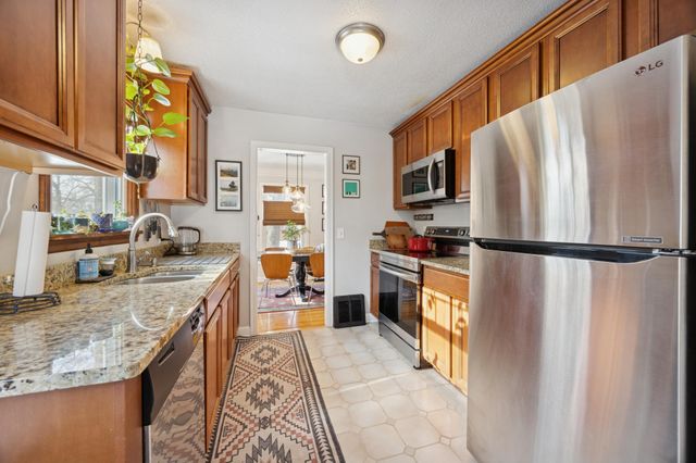 3326 Chowen Avenue N, Robbinsdale, MN 55422