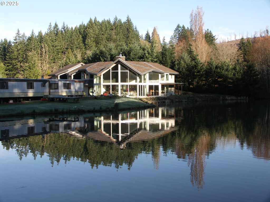 4300 BRIAR KNOB Loop Ne, Scotts Mills, OR 97375