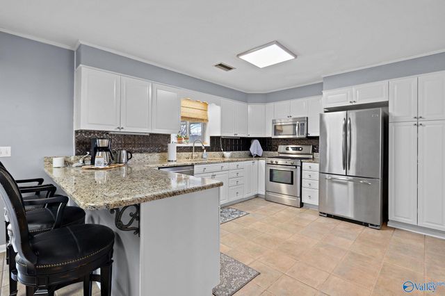 400 Crescent Drive SW, Hartselle, AL 35640