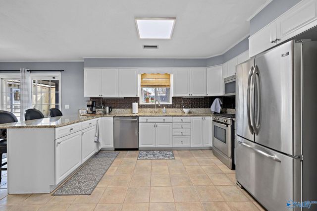 400 Crescent Drive SW, Hartselle, AL 35640