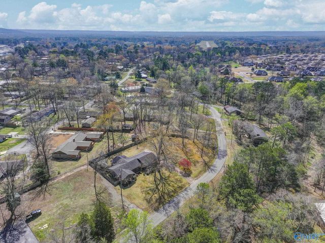 400 Crescent Drive SW, Hartselle, AL 35640