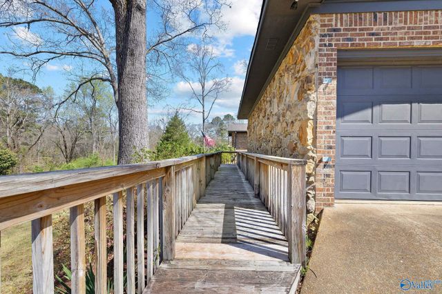 400 Crescent Drive SW, Hartselle, AL 35640