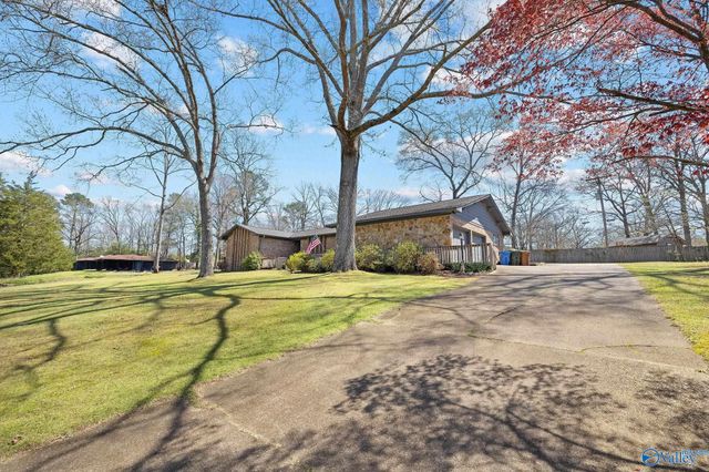 400 Crescent Drive SW, Hartselle, AL 35640