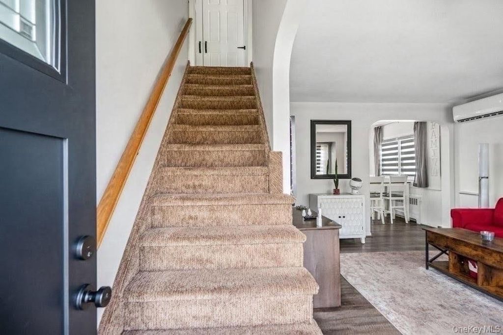 10 Alliance Street, Valley Stream, NY 11580 — photo 2