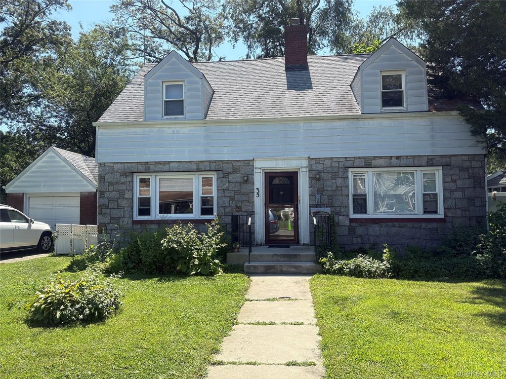 35 W Raymond Avenue, Roosevelt, NY 11575