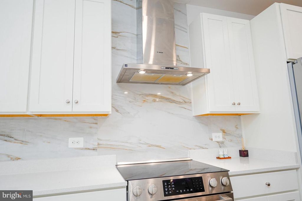 Image 16 of property listing at 5345 ZENITH OVERLOOK, Bethesda, MD 20816