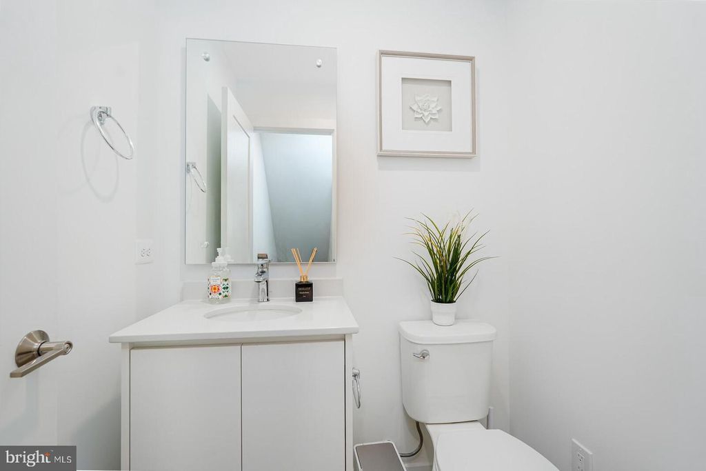 Image 23 of property listing at 5345 ZENITH OVERLOOK, Bethesda, MD 20816