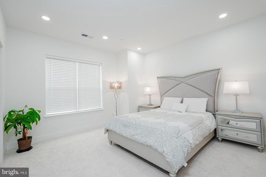 Image 29 of property listing at 5345 ZENITH OVERLOOK, Bethesda, MD 20816