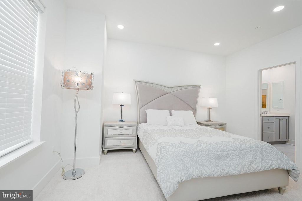 Image 31 of property listing at 5345 ZENITH OVERLOOK, Bethesda, MD 20816