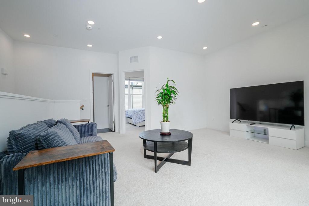 Image 46 of property listing at 5345 ZENITH OVERLOOK, Bethesda, MD 20816