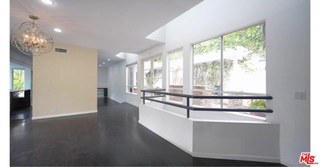 1833 Roscomare Road, Los Angeles, CA 90077
