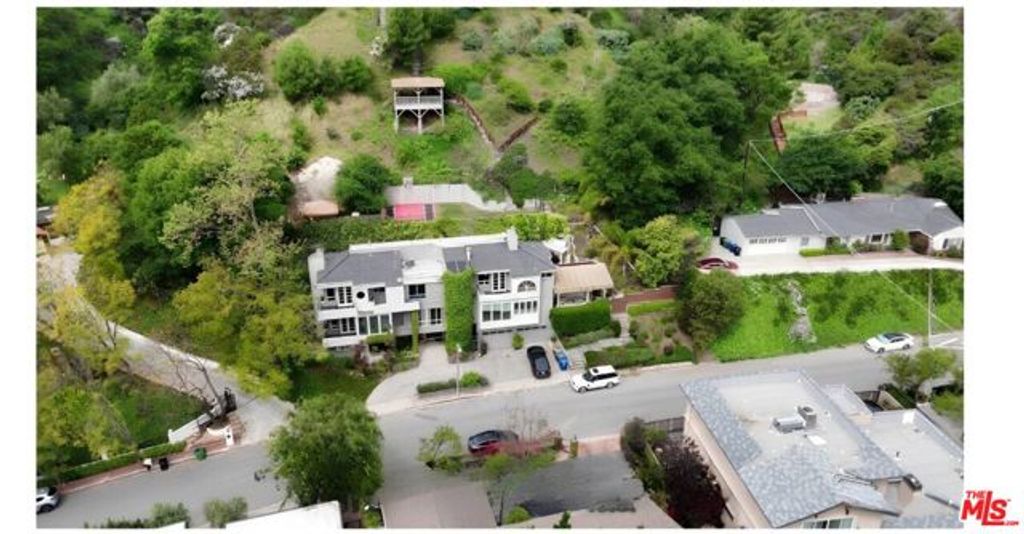 1833 Roscomare Road, Los Angeles, CA 90077
