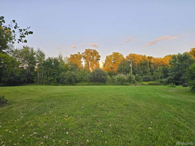 6392 Lake Rd, Genesee Charter Township, MI 48746