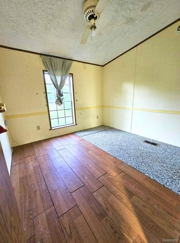 6392 Lake Rd, Genesee Charter Township, MI 48746