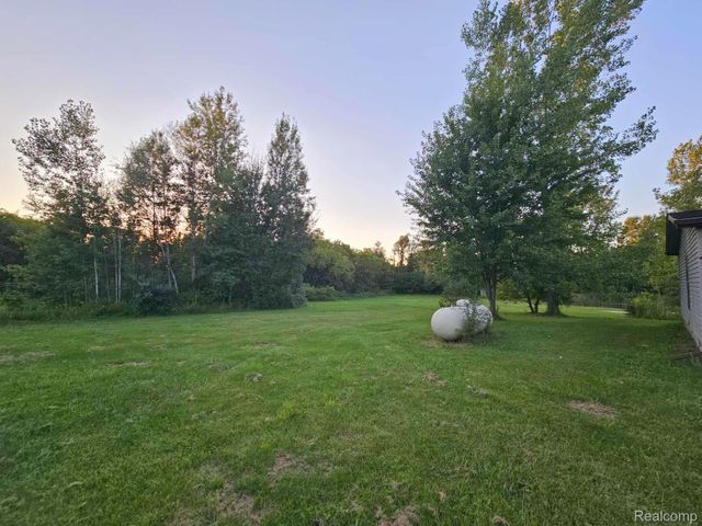 6392 Lake Rd, Genesee Charter Township, MI 48746