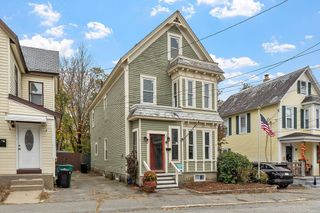 17 Edson St, Lowell, MA 01851