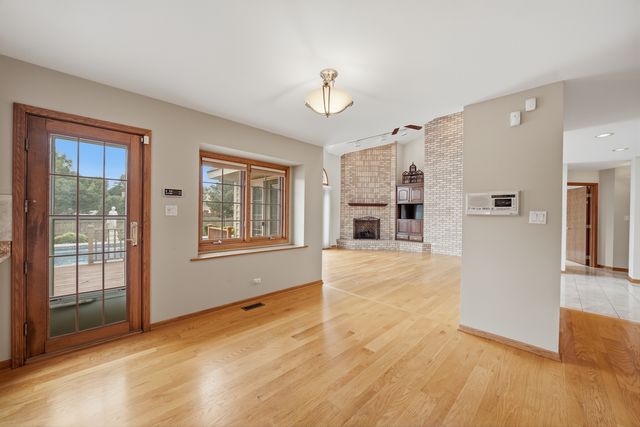 1522 Coventry Lane, Munster, IN 46321