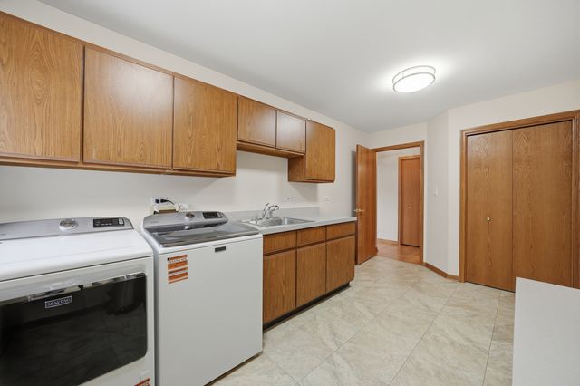 1522 Coventry Lane, Munster, IN 46321