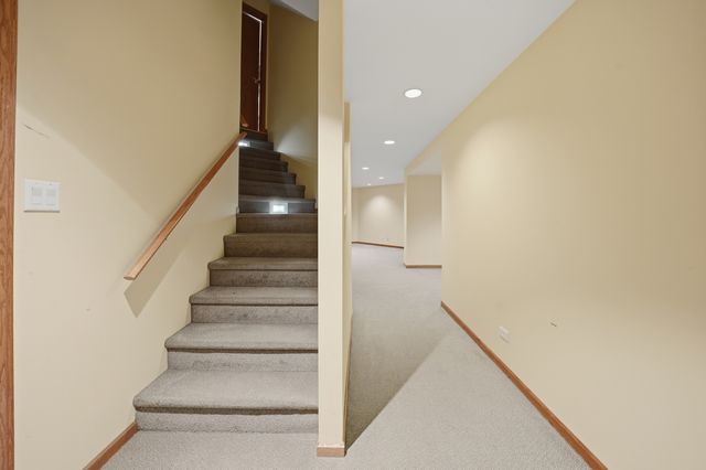 1522 Coventry Lane, Munster, IN 46321