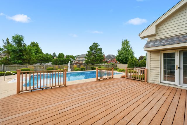 1522 Coventry Lane, Munster, IN 46321