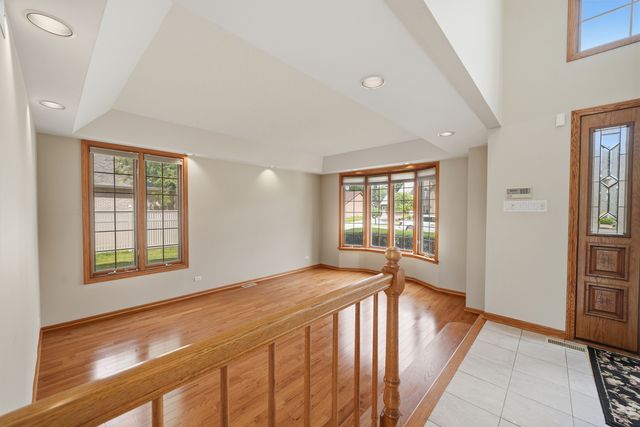 1522 Coventry Lane, Munster, IN 46321