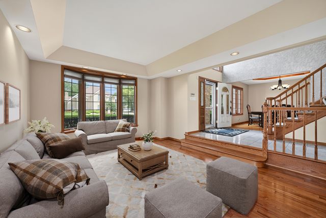 1522 Coventry Lane, Munster, IN 46321