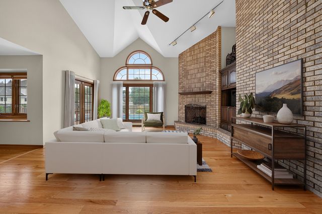 1522 Coventry Lane, Munster, IN 46321