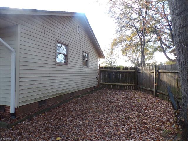 2105 Hardie Court, Greensboro, NC 27403