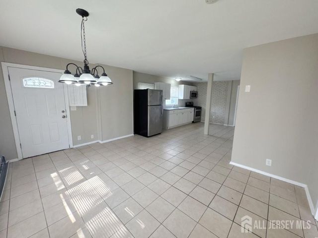 40 Runyon Avenue, Edison, NJ 08817