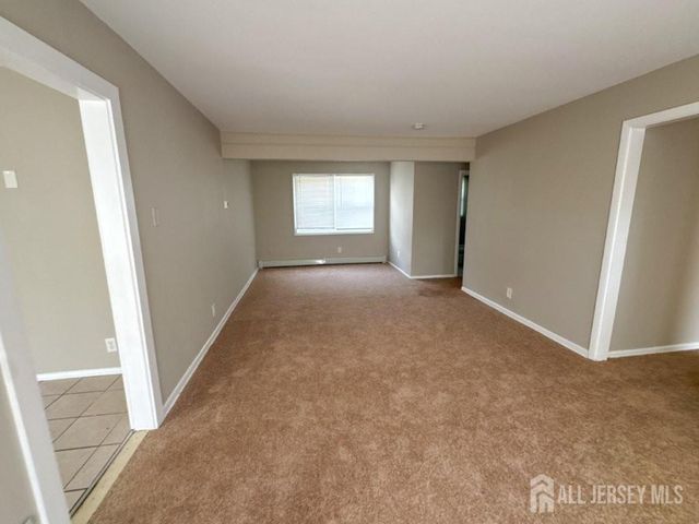 40 Runyon Avenue, Edison, NJ 08817