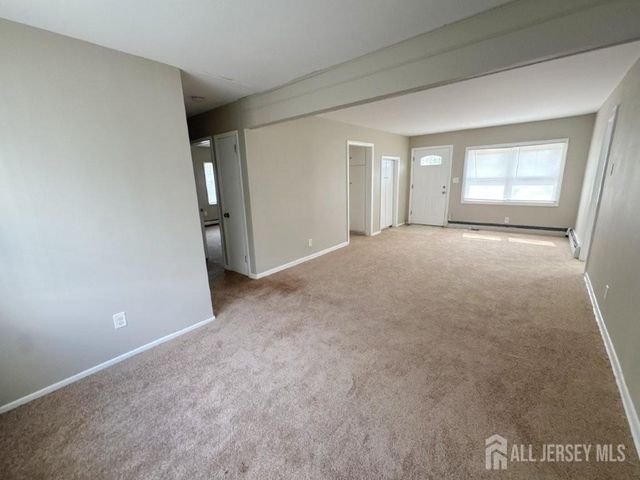 40 Runyon Avenue, Edison, NJ 08817