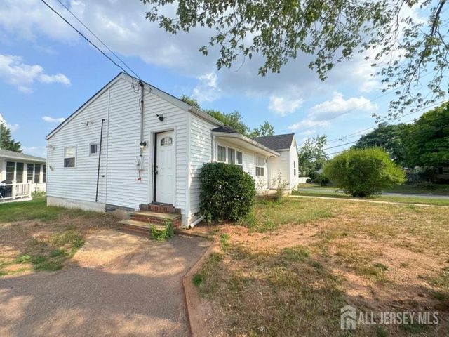 40 Runyon Avenue, Edison, NJ 08817