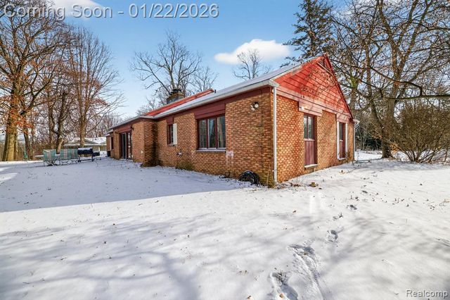 5551 Sugar Bush Lane, Flint, MI 48532