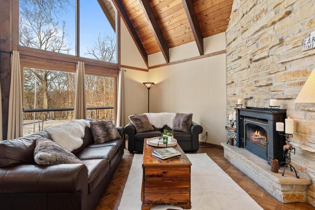 W5511 Cool Hill DRIVE, Elkhorn, WI 53121