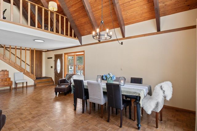 W5511 Cool Hill DRIVE, Elkhorn, WI 53121