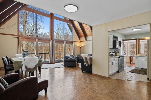 W5511 Cool Hill DRIVE, Elkhorn, WI 53121