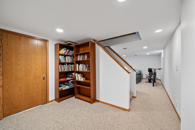 W5511 Cool Hill DRIVE, Elkhorn, WI 53121